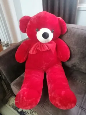 دب أحمر فخم، ناعم الملمس جداً وبحالة ممتازة (شبه جديد).Teddy Bear