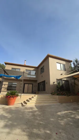 استثمار فاخر يجمع بين الطبيعة والخصوصية    The Perfect Escape – Luxury Farm Estate for Sale