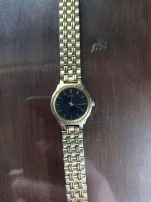 ساعة سيكو اصلية كلاسيك ستاتية للبيع بسعر ممتاز مرتبة وحلوة عاللبس فيها مجال للمهتم