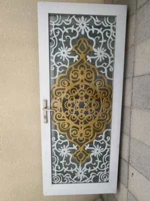 للبيع ابواب للصاله والمجلس شبه جديد ونظيفه مقاس باب الصاله الطول 210 والعرض 140 أقرا التفاصيل