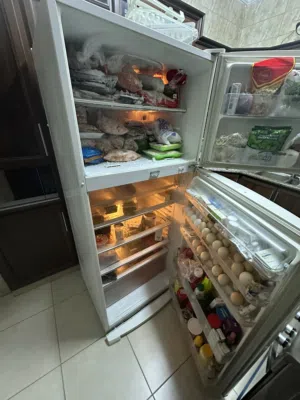 ثلاجة للبيع