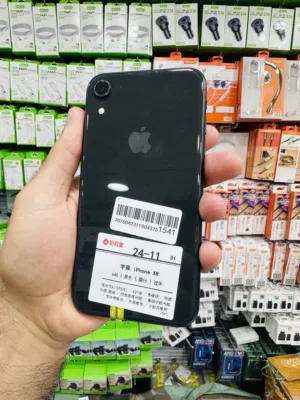 ايفون xr استعمال نظيف الداكره 64 G