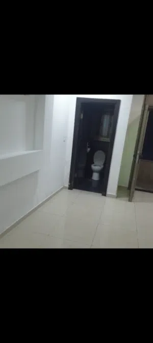 شقه للبيع جديده مساحه 80متر غرفتين حمامات 2 صالون صاله برنده السعر  65الف د لاور ملاحظه يوجد في نفس