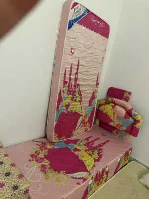 سرير نضيف للبيع