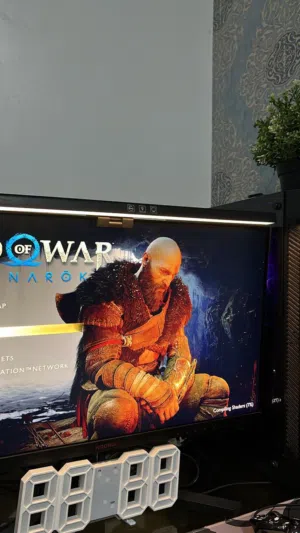 شاشه قيمني 165 هيرتز