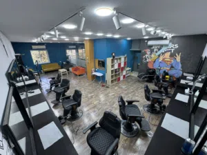 أكاديمية حلاقة وتجميل