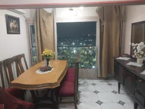 شقة ( مفروشه)  بمصر الجديدة بصلاح سالم عمارات خلف العبور تطل على دار المشاه مباشره