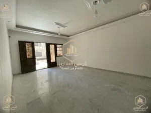 شقة * ارضية * موقع مميز * للايجار * 3 نوم * دير غبار