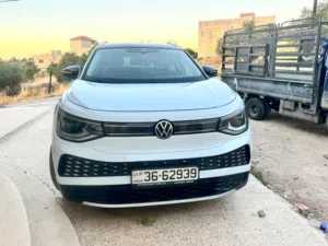 Volkswagen . ID 6 . 2021 . Used3