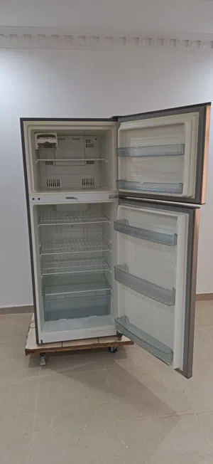 ثلاجه مديا بحاله ممتازة جداً جداً 16 قدم