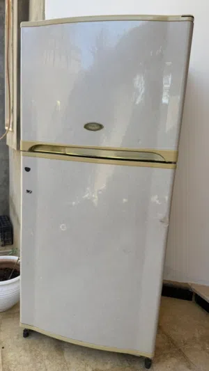 ثلاجة شارب للبيع