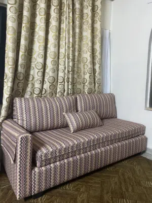 كنبة سرير بألوان جميله