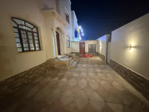 500 m2 More than 6 bedrooms Villa for Rent in Muscat Al Mawaleh
