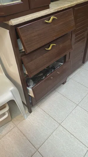 فني المنيوم صيانة مطابخ المنيوم الرياض أبواحمد