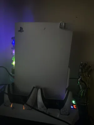 عليه بعض التعديلات مروحه خلفيه و تحتيه و بعض التعديلات لايوجد مشاكل و مع ثلاث يد للون ابيض