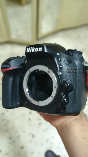 nikon d7200 مع عدستين 18,55. 70,300