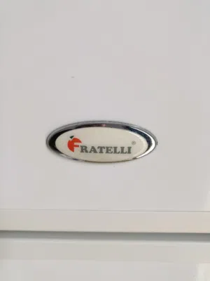 ثلاجة للبيع