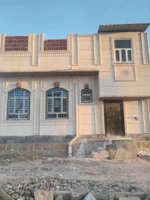130 m2 4 Bedrooms Townhouse for Sale in Sana'a Al-Huthaily