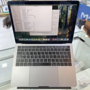MacBook Pro 13.3 inch 2018 Core i5 - 256G - 8G Dutch bar