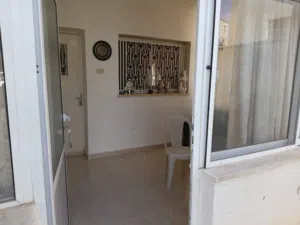 شقه ارضيه للايجار وادي السير