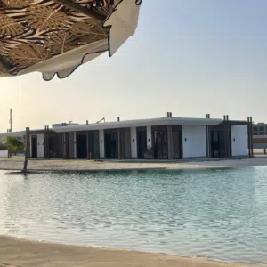 شاليه للبيع بالتكييفات / تشطيب كامل دبل فيو بحر في الساحل الشمالي بقرية  zoya ghazala bay