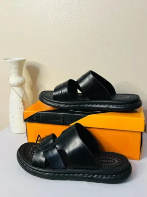 سباط و سندل معا بعض حاجة مريحة و عليها تخفيض 50 دينار اااااااااااا اااااااااااااا اااااااااااا ااااا