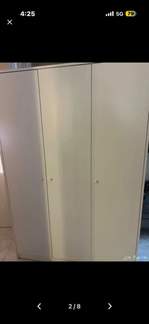 دواليب ايكيا نظيفة جداً