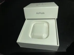 Apple AirPods 2 very Good Condition like new