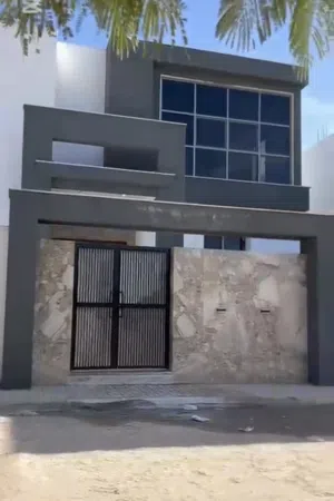 فيلا على طريق المطار