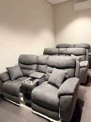 للبيع 6 كنبات/كراسي استرخاء نظيفة