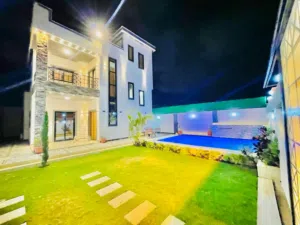فيلا فاخرة للايجار اليومي بالإسكندرية