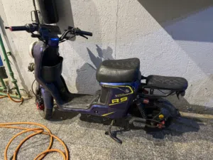 دراجهR9 2025
