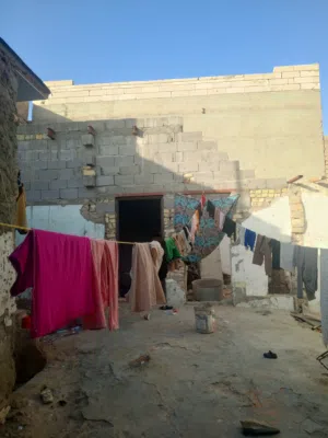بيت للبيع في البصره الحينيه. قرب