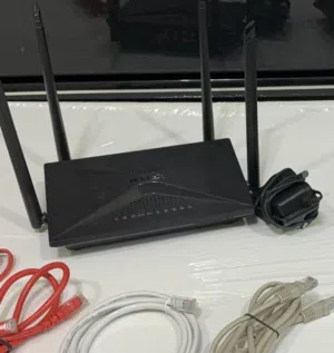 D-Link Wireless Router with 4 Antennas + Ethernet Cables