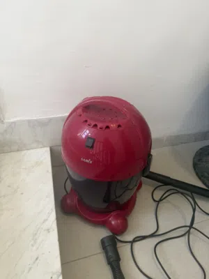 مكنسة كهربائية مستعملة