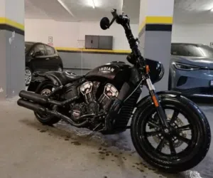 Indian scout bobber 2020 excellent  condition إقرأ الاعلان قبل ما تتواصل معي لو تكرمت
