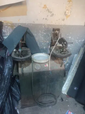 للبيع مكبس احذيه فردتين بحاله جيده