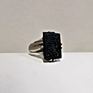 خاتم بحجر اليشم