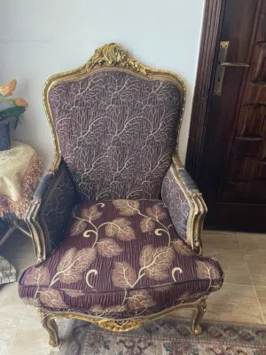 صالون للبيع