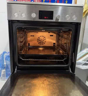 LG 20 - 24 Liters Microwave in Hawally