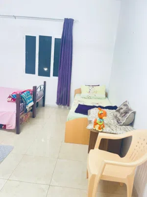 استوديو مفروش شامل مياه وكهرباء وانترنت قريب من بدر السماء