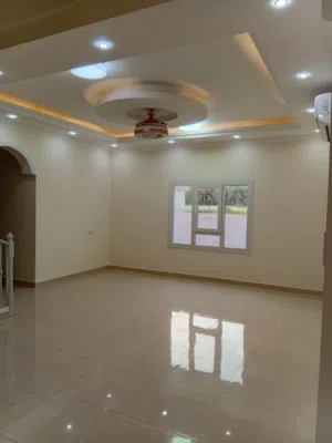 400 m2 More than 6 bedrooms Villa for Rent in Muscat Al-Hail