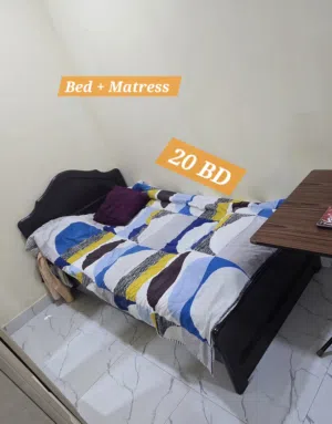 للبيع 2 سرير + 2 ماترس طبي / 2 beds + 2 matresses medical