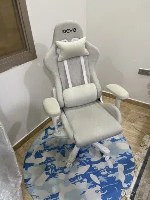 Devo chair viola white