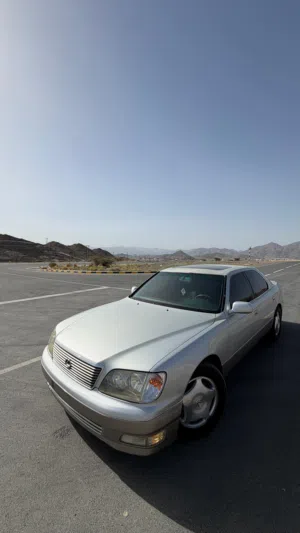 Used Lexus LS in Al Dakhiliya
