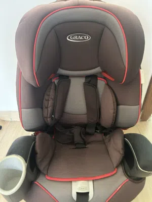 كرسي سياره بحالة ممتازه ،مناسب للاطفال   ثلاثه في واحد (GARCO car seat 3-in-1 )