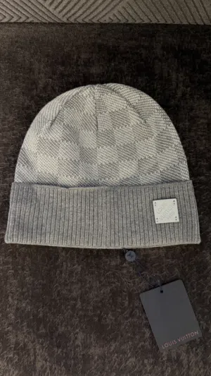 Louis Vuitton Néo Petit Damier beanie in grey color  1:1 replica feels like the authentic one