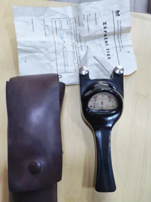 مقياس جهد بطاريات السيارات  (Battery Load Tester)