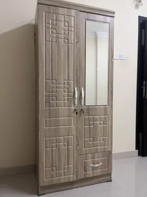Bed and cap board