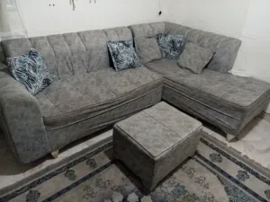 ركنة منهم وحدة سرير